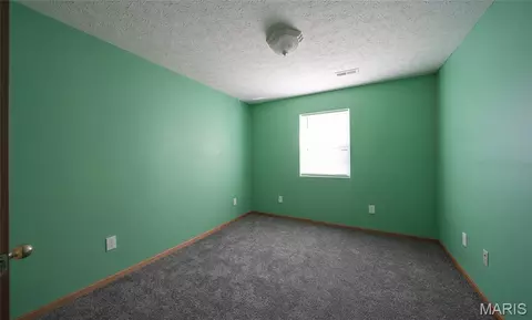 Bedroom - 13458 Toffee Ln, Saint Robert, MO 65584 photo 6 of 9