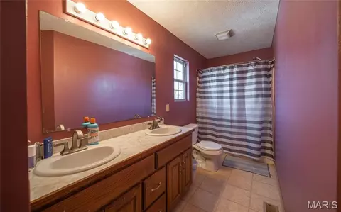 Bath - 13458 Toffee Ln, Saint Robert, MO 65584 photo 1 of 2