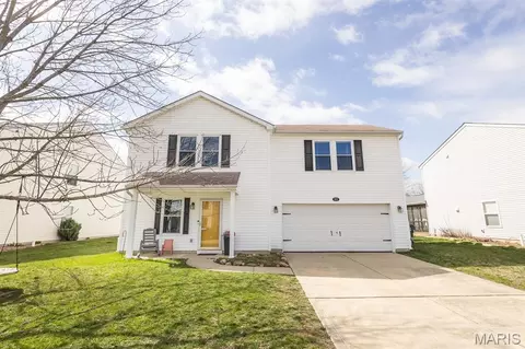 633 Fallen Timber Ln, Mascoutah, IL 62258
