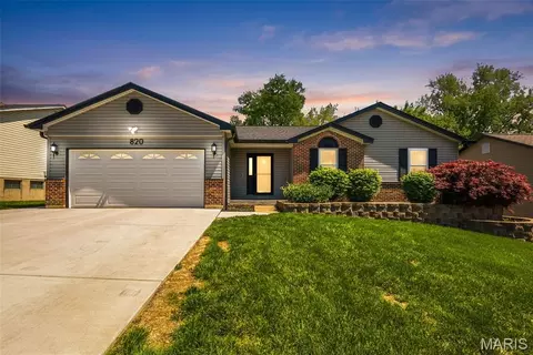 820 Glenhaven Dr, O'fallon, MO 63366