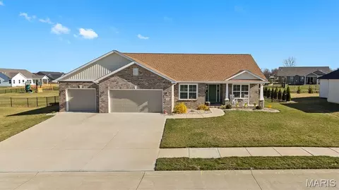 3725 Osprey Ct, Shiloh, IL 62221