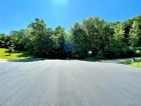 4614 Hawks Circle Dr, House Springs, MO 63051