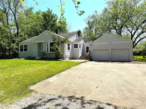 17042 Manchester Rd, Wildwood, MO 63040
