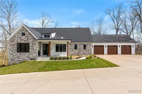 218 Ella Rose Ln, Saint Charles, MO 63304