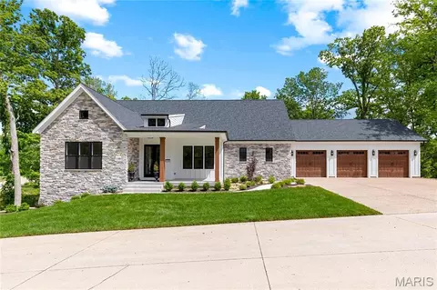 218 Ella Rose Ln, Saint Charles, MO 63304