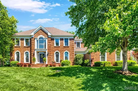 14301 Manderleigh Woods Dr, Town And Country, MO 63017