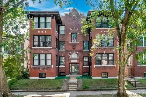 4166 Russell Blvd, Saint Louis, MO 63110