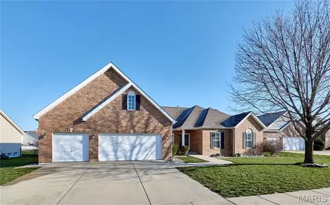 2271 Haverford Dr, Belleville, IL 62221