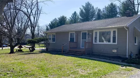 1600 W H St, Swansea, IL 62226