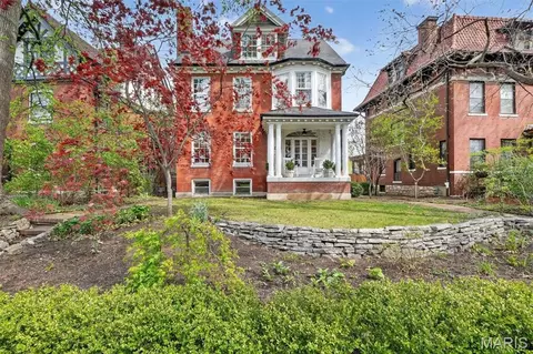 6219 Washington Ave, Saint Louis, MO 63130