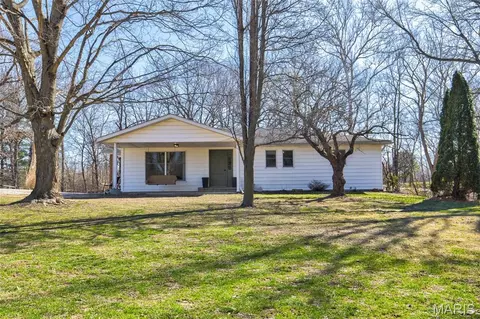 17628 Little Piasa Rd, Dow, IL 62022
