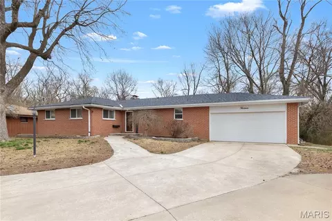 13 Hebner Dr, Alton, IL 62002