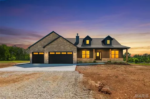 108 Hickory Heits Ct, Moscow Mills, MO 63362