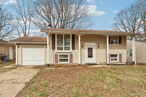 39 Potomac Dr, Fairview Heights, IL 62208
