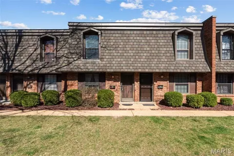 1841 Mansard Dr, Mehlville, MO 63125