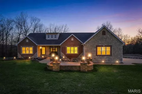 800 Bonhomme Creek Ct, Bonne Terre, MO 63628