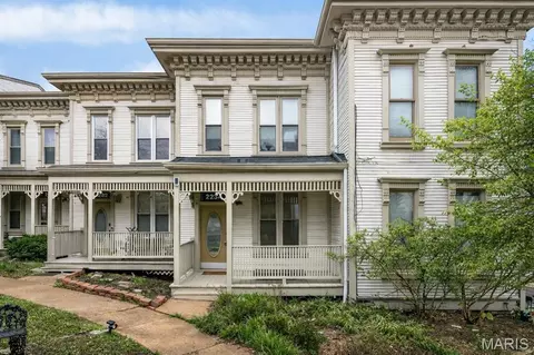 2234 Hickory St, Saint Louis, MO 63104