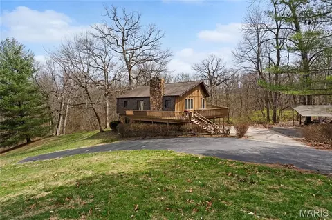 24 Burcham Dr, Fairview Heights, IL 62208