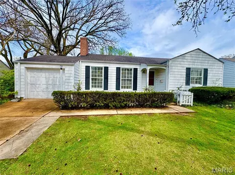 9403 Tilles Dr, Brentwood, MO 63144