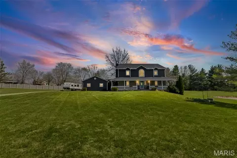 24 Bernhardt Rd, Lebanon, IL 62254