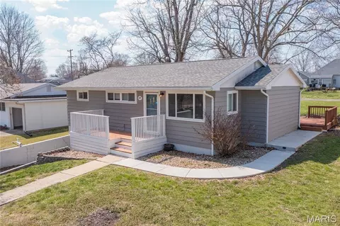 1015 N 4th St, Vandalia, IL 62471