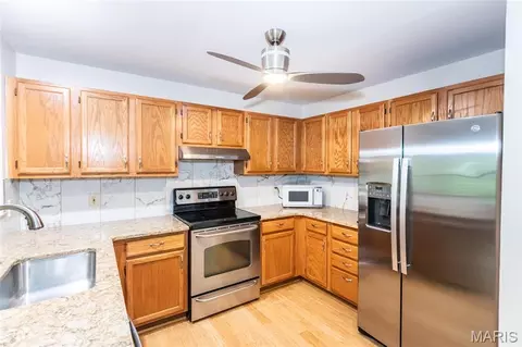 Kitchen - 39 Ridgeview Circle Ct, Ballwin, MO 63021 photo 2 of 3
