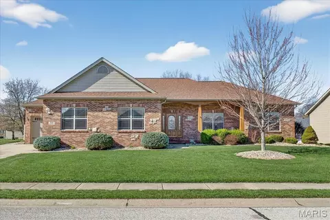 2108 Tuscany Ridge Ct, Maryville, IL 62062