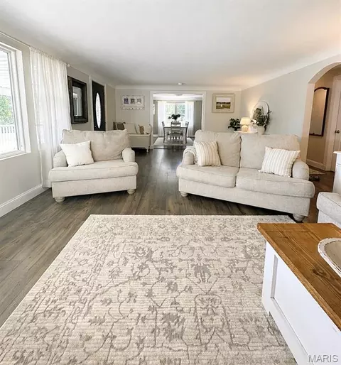 Living - 9081 W Red Oak Rd, Rosebud, MO 63091 photo 2 of 3