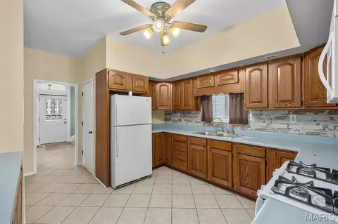 Kitchen - 215 E 8th St, Alton, IL 62002 photo 5 of 5