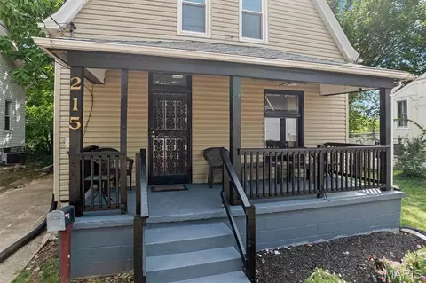 Exterior - 215 E 8th St, Alton, IL 62002 photo 1 of 2