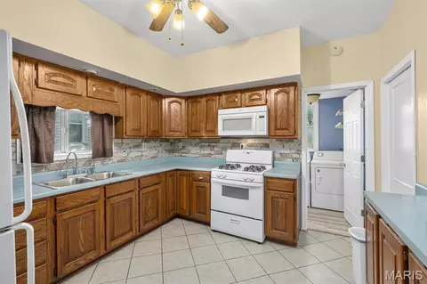 Kitchen - 215 E 8th St, Alton, IL 62002 photo 1 of 5
