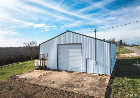 Exterior - 1084 Highway 100, Morrison, MO 65061 photo 1 of 3