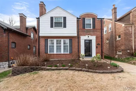 7464 Stanford Ave, University City, MO 63130