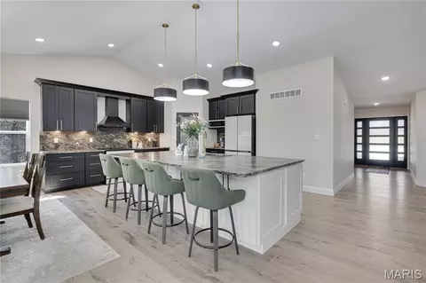 9784 Ridgecrest Dr, Hillsboro, MO 63050