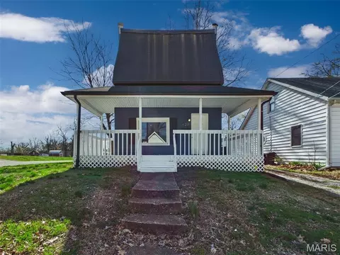 628 S 19th St, Belleville, IL 62226