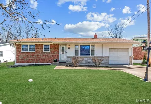 2326 Hennepin Dr, Saint Louis, MO 63114