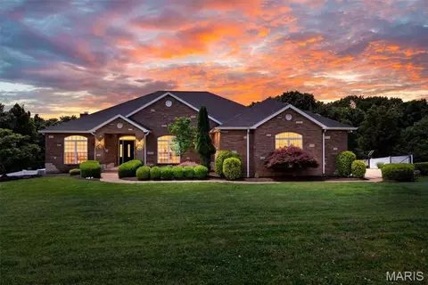 4428 S Fork Rd, High Ridge, MO 63049