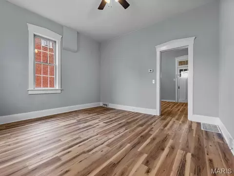 Living - 306 Walnut St, Waterloo, IL 62298 photo 4 of 5