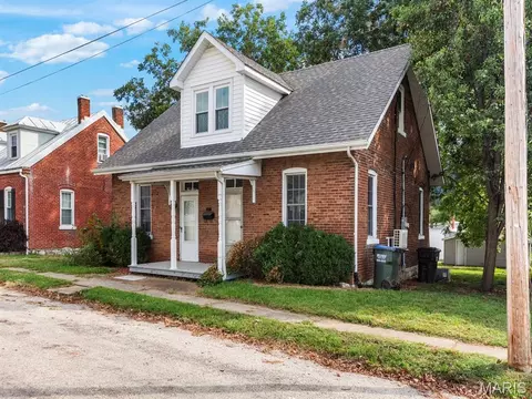 306 Walnut St, Waterloo, IL 62298