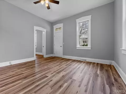 Living - 306 Walnut St, Waterloo, IL 62298 photo 2 of 5