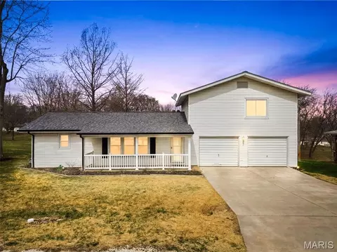 207 Scenic Dr, Elsberry, MO 63343