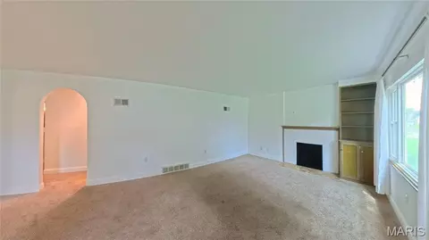 Living - 504 W Fourth St, O'fallon, IL 62269 photo 1 of 4