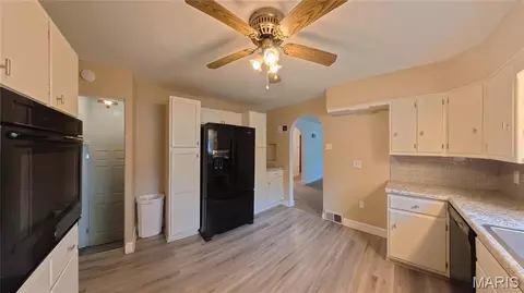 Entry Way - 504 W Fourth St, O'fallon, IL 62269 photo 3 of 5