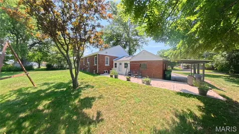 Exterior - 504 W Fourth St, O'fallon, IL 62269 photo 3 of 6