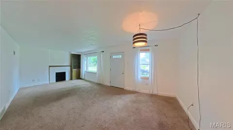 Living - 504 W Fourth St, O'fallon, IL 62269 photo 4 of 4