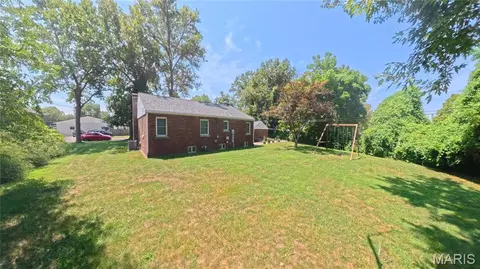 Exterior - 504 W Fourth St, O'fallon, IL 62269 photo 4 of 6
