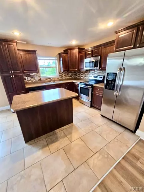 Kitchen - 16233 Hershey Rd, Saint Robert, MO 65584 photo 1 of 2