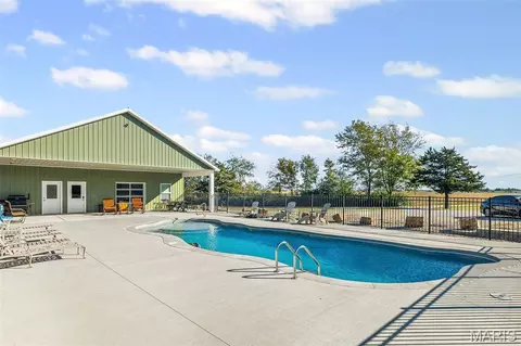 Exterior - 4242 Quirin Rd, Smithton, IL 62285 photo 9 of 14