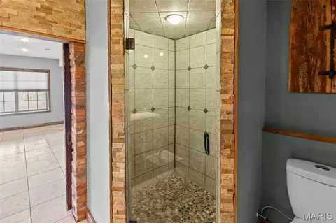 Bath - 4242 Quirin Rd, Smithton, IL 62285 photo 7 of 9