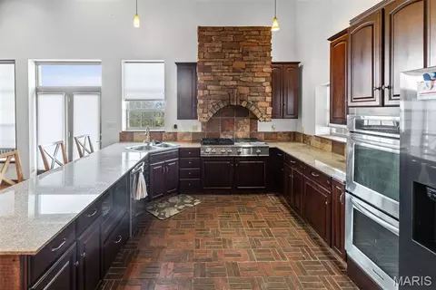 Kitchen - 4242 Quirin Rd, Smithton, IL 62285 photo 1 of 7